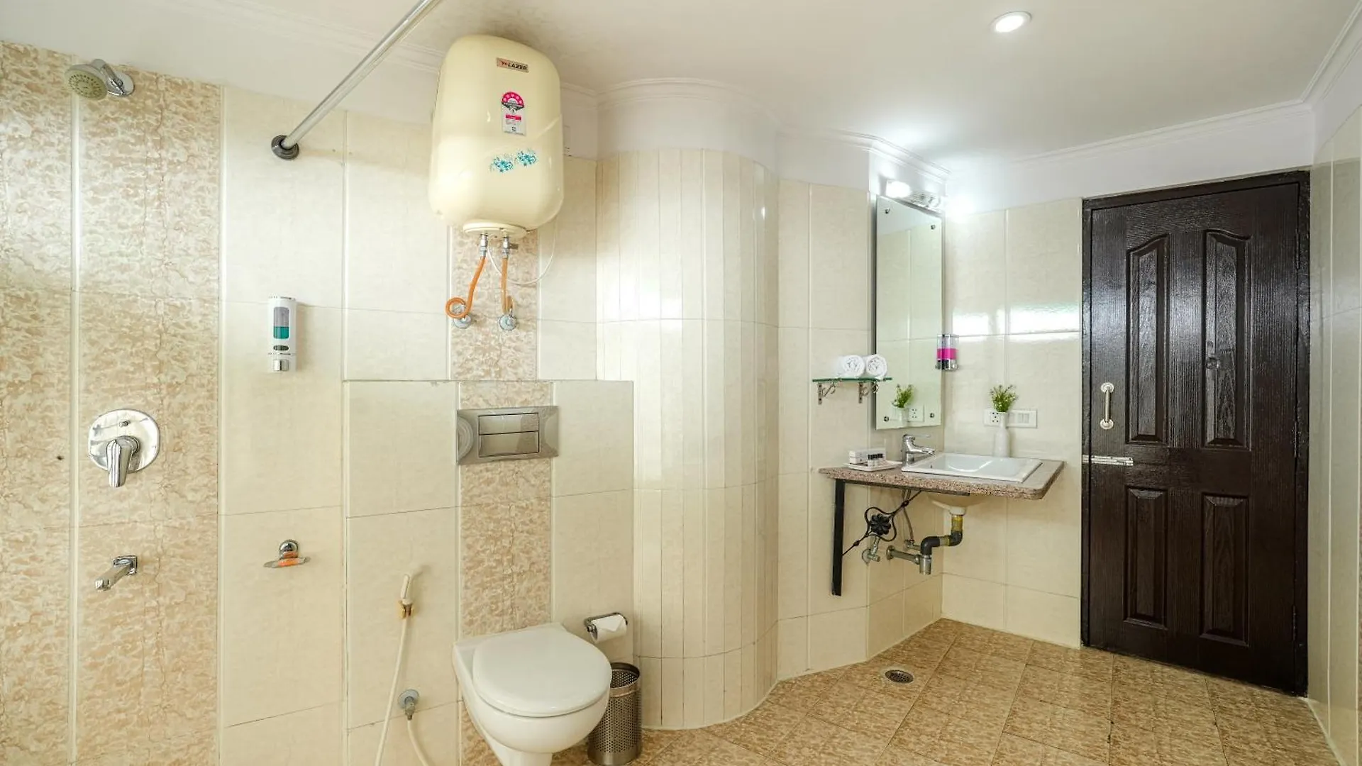 שימלה Hotel Ck International By Pax Hotels הודו