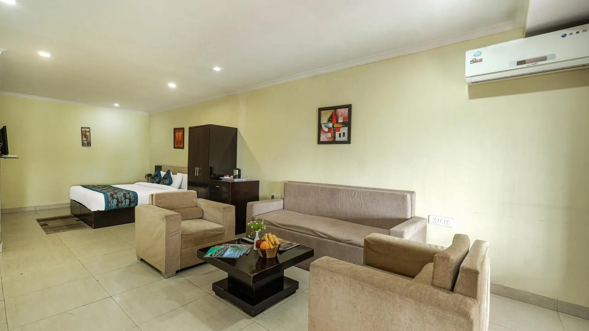 שימלה Hotel Ck International By Pax Hotels הודו
